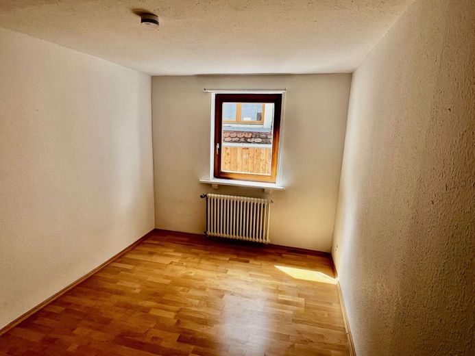 Wohnen im Denkmal - zentral und absolut ruhig – Zimmer mit Blick in den Hinterhof