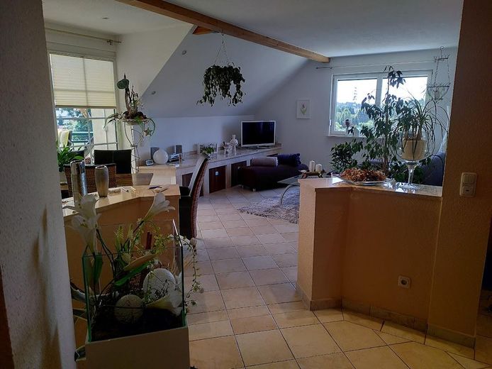 Eingang Blick auf Wohnen +++