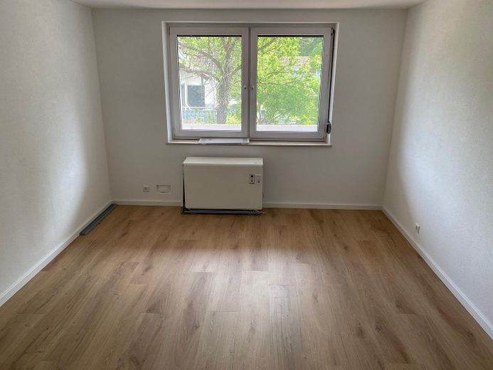 Frisch sanierte 3-Zimmer ETW mit separatem Eingang – Schafzimmer