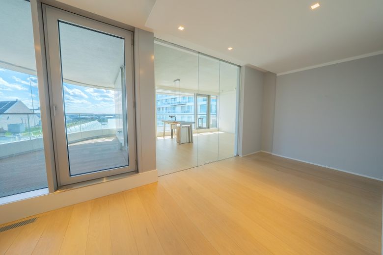Designwohnung im Marco Polo Tower – mit Blick auf das Wendebecken des Hafens – Foto 1