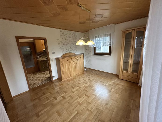 Großzügiges - freistehendes - Einfamilienhaus mit Garten - Privatverkauf ohne Maklerprovision – Esszimmer 1 (EG)