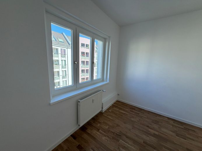 Frisch sanierte, bezugsfreie 3-Zimmer-Wohnung mit Eichenparkett in ruhiger Lage Prenzlauer Berg – Schlafzimmer