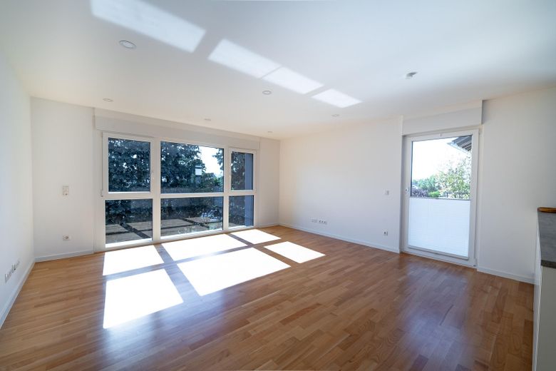 Attraktive Maisonettewohnung mit Haus-im-Haus-Charakter, Dachloggia, Garage – Wohn-/Essbereich