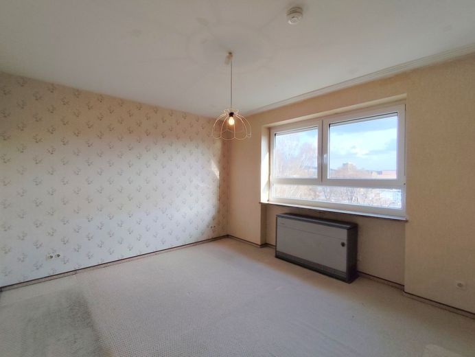 Rohdiamant mit Weitblick: Erschaffen Sie Ihr Traumzuhause in Kulmbach! – Schlafzimmer Ansicht 2