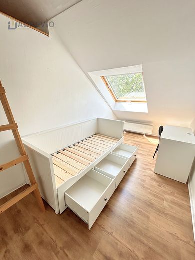 Zimmer (Links)