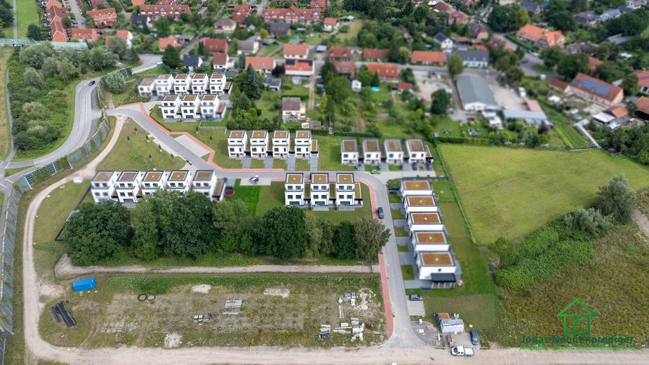 Modernes Reihenhaus mit Garage zum Erstbezug 3-Geschosse – Foto 3