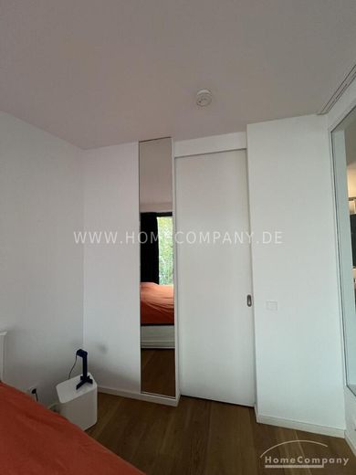 Helle, möblierte 3-Zimmer-Wohnung mit zwei Balkonen im Herzen von Berlin-Mitte – bfd55eedcea655d3bc71fc7c5aa0d8fdf832d599.jpg