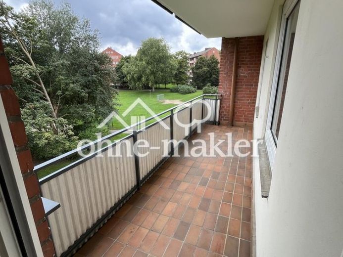 Lichtdurchflutete 4-Zimmerwohnung mit Balkon und Einbauküche zu sofort zu vermieten. – Foto 1