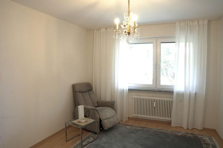 Schlafzimmer 1