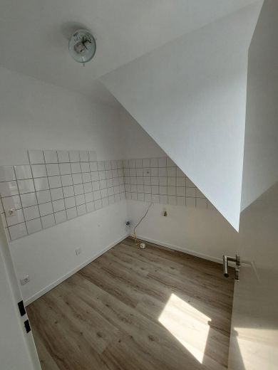 Appartamento mansardato di 1 stanza con balcone esposto a sud a Erkrath-Unterfeldhaus – Küche
