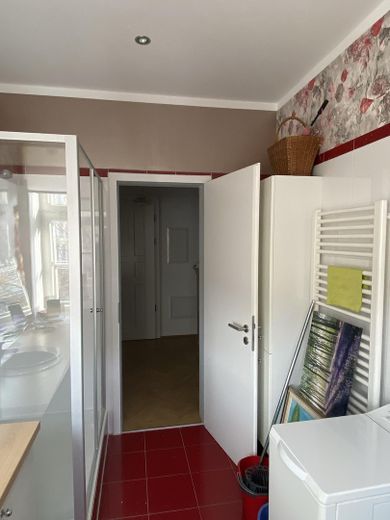 2-room apartment in renovated old building in Neuhausen (partially furnished) – Foto 9