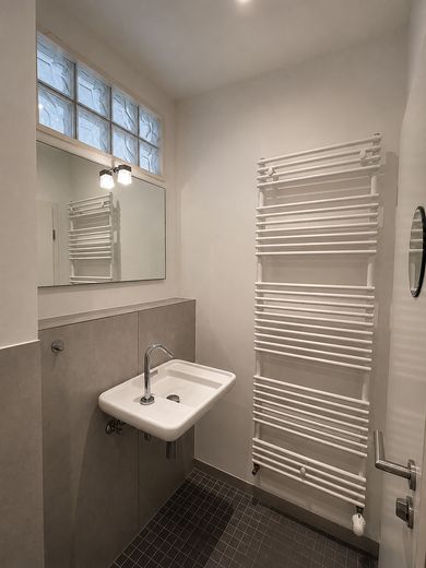 Möbliertes & modernes Apartment mit All-In-Miete – Bad
