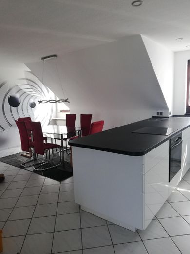 Klimatisierte mod.lichtdurchfl.DG-Whg. Pelleto+PV-Anlage,unverb.FERNSICHT+3-Fachvergl. – Küche Esszimmer