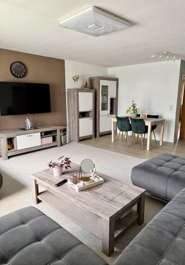 Wohnzimmer mit Essbereich