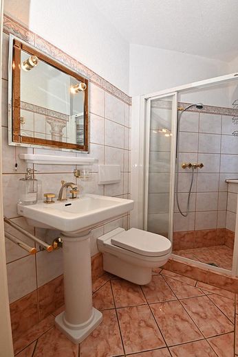 TOP-Villenanwesen in bester Lage von Alt-Oberneuland – Gäste-WC