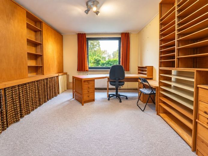 Viel Platz für große Wohnträume – großzügiges Endreihenhaus mit ca. 179 m², Garten & Ausbaupotenzial! – Фотографія 1