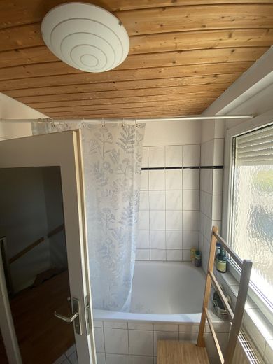Gepflegtes Reihenendhaus in Weil am Rhein (Haltingen-Oberdorf) – OG2 Badezimmer