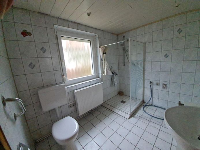Wohnhaus-Scheune und Stall in Rollshausen – Foto 2