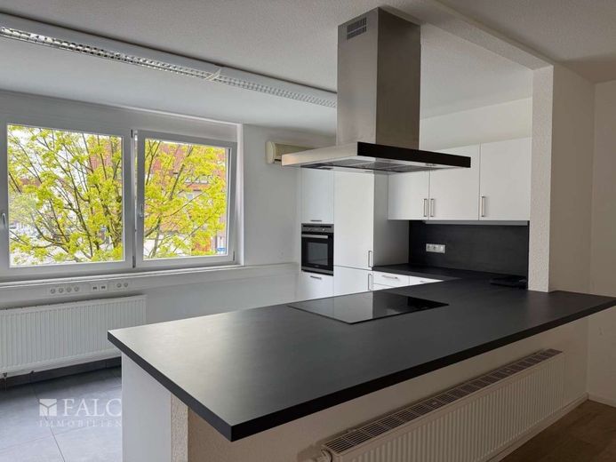 Klimaanlage + Komfort auf 149 m² im 1. OG , 5 Zimmer, Doppelcarport, HG nur 430,- – Küche