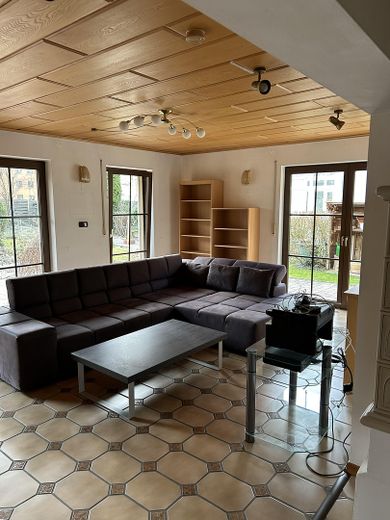 Freistehendes Einfamilienhaus in Neutraubling – Wohnzimmer EG