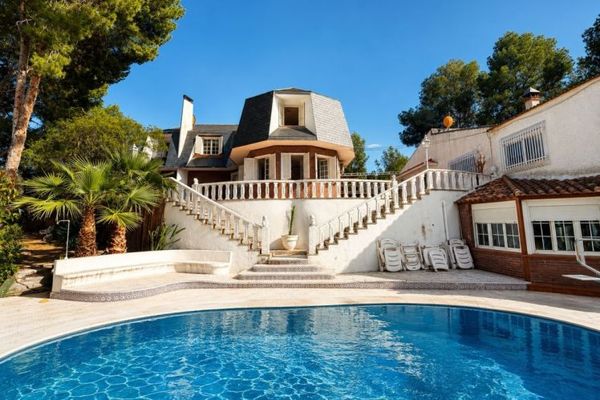 Grande finca con due ville indipendenti