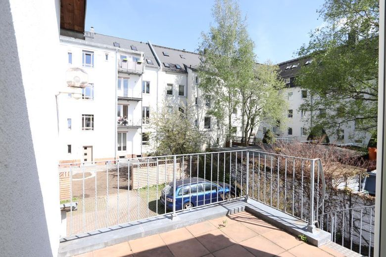 Außergewöhnliche Wohnung in toller Lage! Parkett, Wintergarten, Balkon/Terrasse – Terrasse/Balkon