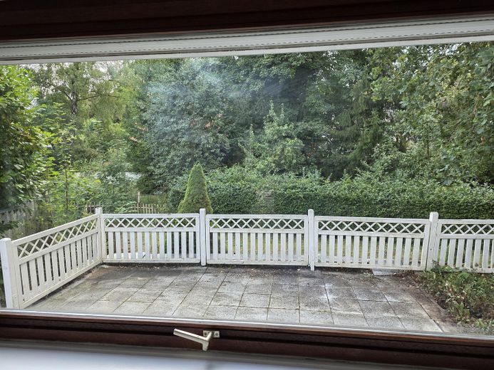 Einfamilienhaus mit großem Garten in bester Lage – Blick auf Terrasse