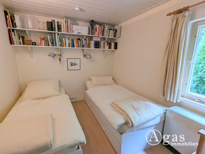 Wohnen im Grünen - Charmantes Haus auf sonnigem Waldgrundstück in Melchow – Schlafzimmer