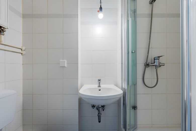 2 Zimmer in Prenzlauer Berg – bezugsfrei, provisionsfrei & renoviert – Badezimmer