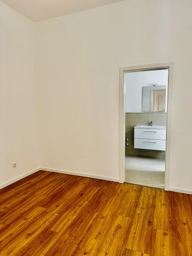 Bezugsfreie Kernsanierte Eigentumswohnung – Schlafzimmer 1