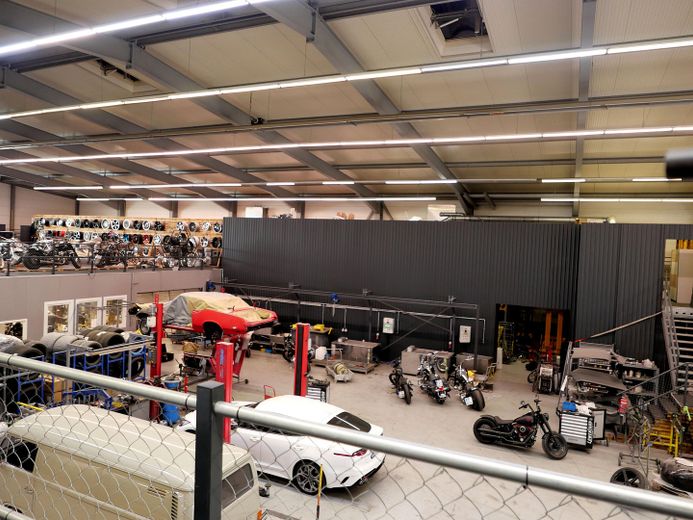 Mögliche Padel Ball Halle direkt vom Eigentümer zum Kauf oder Vermietung – Halle