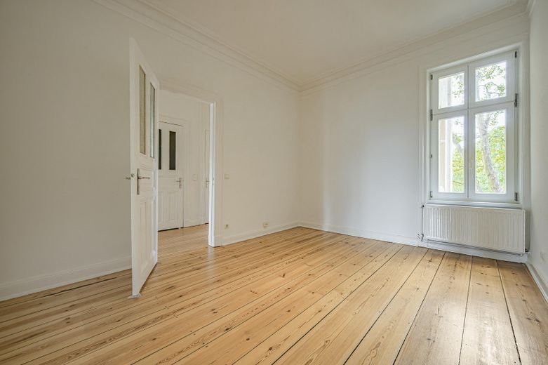 Bezugsfertiger Altbau mit Süd-West-Balkon,  Weitblick & Jugendstil-Charme – Foto 6