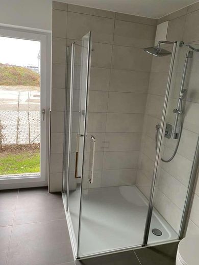 Schöne 2-Zimmer-Gartenwohnung in Bestlage in Höhenkirchen-Siegertsbrunn – Badezimmer 