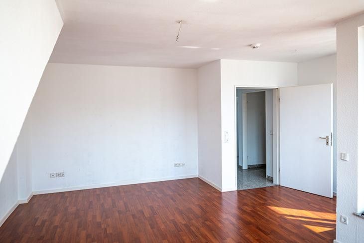 Wohnzimmer mit Blick zum Flur