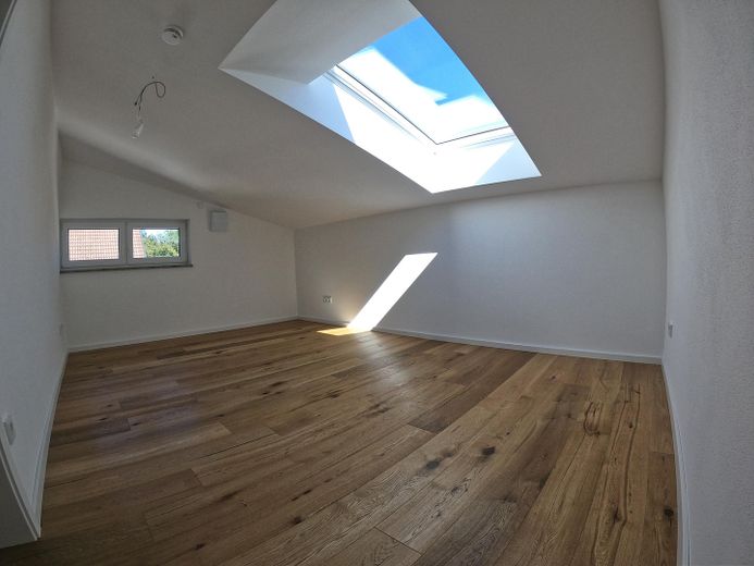 Hochwertige Neubauwohnung mit Dachgeschossflair ab sofort! – Schlafzimmer 1