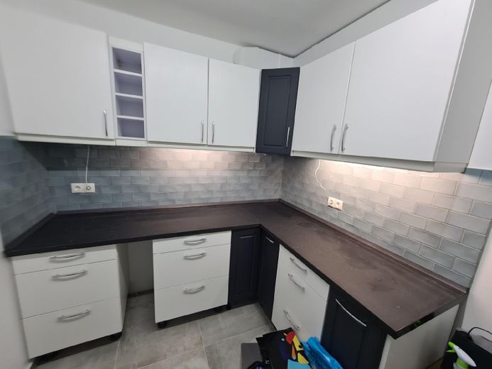Casa unifamiliar renovada con vistas panorámicas en Wachtberg-Villip (sin comisión) – Vorratsküche