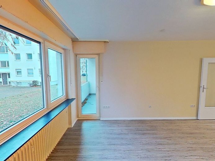 TRASFERITEVI SUBITO E RISPARMIATE: moderno appartamento di 3 locali con bagno con luce naturale e ampio BALCONE – Ansicht II: Wohn- und Esszimm…