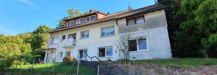 Provisionsfreies 3-Fam-Haus an privat oder auch Bauinvestoren in Neuenbürg – Haus Strassenseite