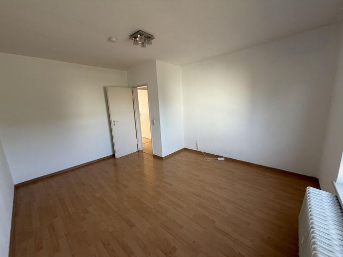 Helle 2-Zimmer-Wohnung in Salzgitter-Lebenstedt — oberste Etage, sofort frei – Schlafzimmer 1