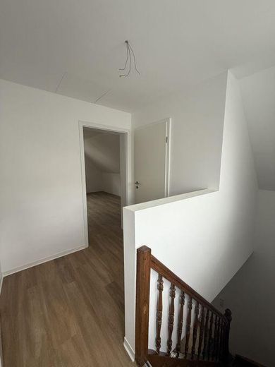 Kernsaniertes Einfamilienhaus mit modernem Anbau – Foto 9