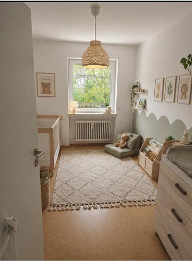 Zmodernizowany dom trzyrodzinny, instalacja fotowoltaiczna, mieszkanie na poddaszu wolne, centralna lokalizacja z doskonałą komunikacją – Zdjęcie 4