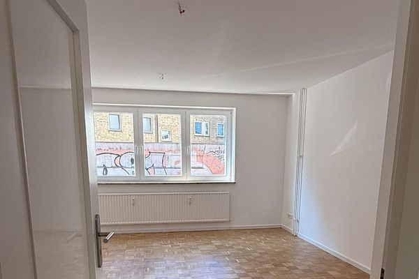 Provisionsfreie frisch renovierte EG-Wohnung mit Stellplatz nahe Wilhelmplatz und Schreventeich