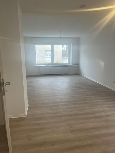 sanierte Wohnung mit Terrasse Garten u. Garage in Voxtrup – Wohnzimmer