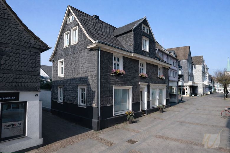 Charmantes Schieferhaus mit historischem Flair - liebevoll modernisiert und sofort zum Verlieben – Hausansicht