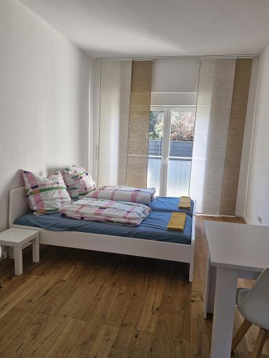 Möbilierte Business-Apartments in Köln - ideal für Unternehmen & Projektmitarbeitere – Schlafbereich, beispielhaft