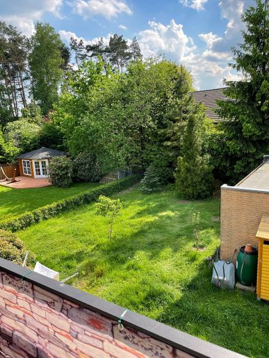 OG: Blick vom Balkon ins Grüne