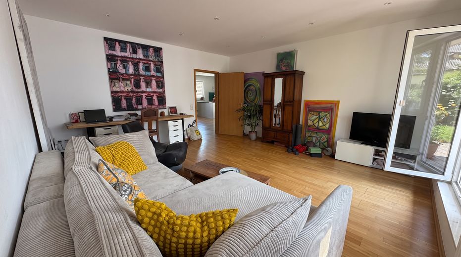 Charmante 3-Zimmer-Wohnung mit großzügigem Balkon im Mauritius Viertel, Köln – Wohnzimmer 1