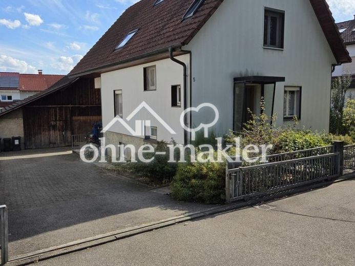Prezzo trattabile!!! Casa unifamiliare indipendente con edificio agricolo a Rheinfelden-Nollingen – Foto 1