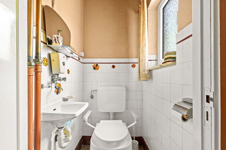 Einfamilienhaus mit Charme in traumhafter Anliegerstraße von Hamburg-Rahlstedt – Gäste-WC