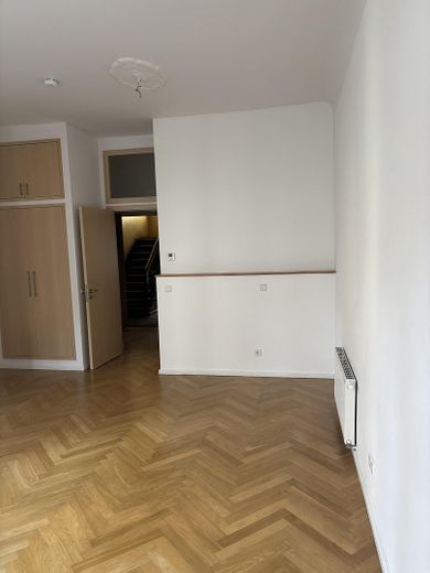 Tamamen yenilenmiş Berlin eski binası, gerçek ahşap parke – bahçe binasında sakin 1 odalı daire – Fotoğraf 5